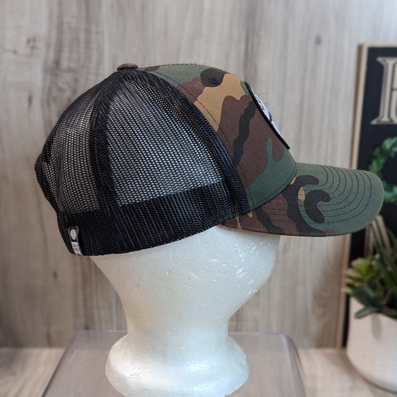 Salty Crew Camo Shark Snapback Hat Trucker Mesh - Picture 4 of 11